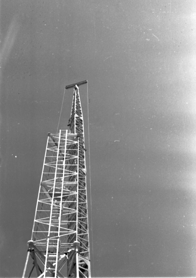 Photographs of the transmitter tower on Black Mountain, July 1, 1967 - hem0482