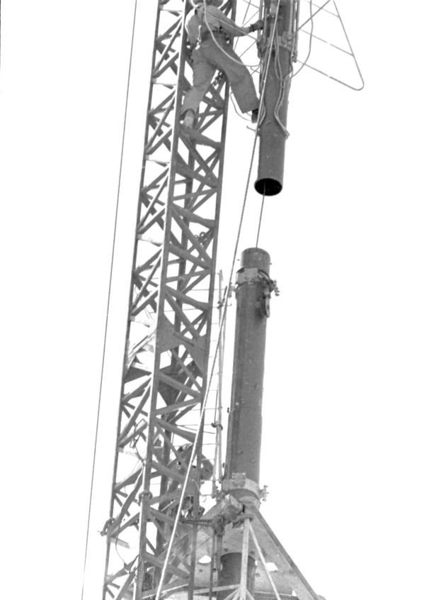 Photographs of the transmitter tower on Black Mountain, July 1, 1967 - hem0489