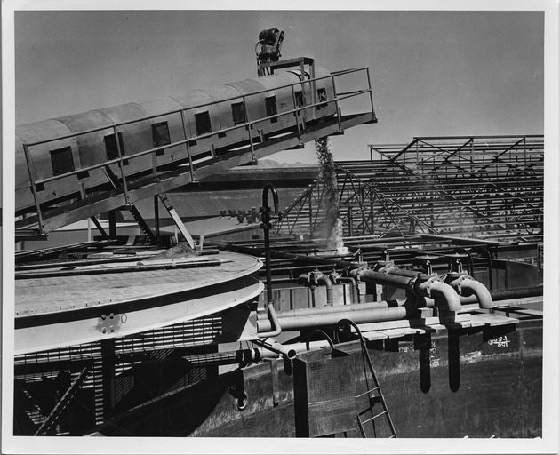 Photograph of a salt elevating conveyor at Basic Magnesium, Inc.
