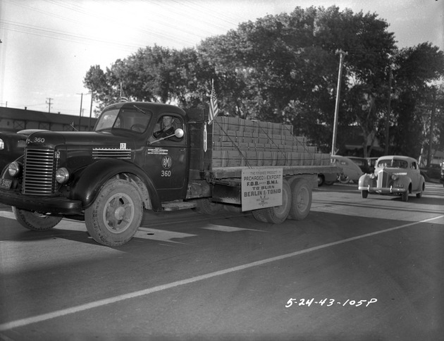 Photograph of the Helldorado parade entry by Basic Magnesium, Inc.