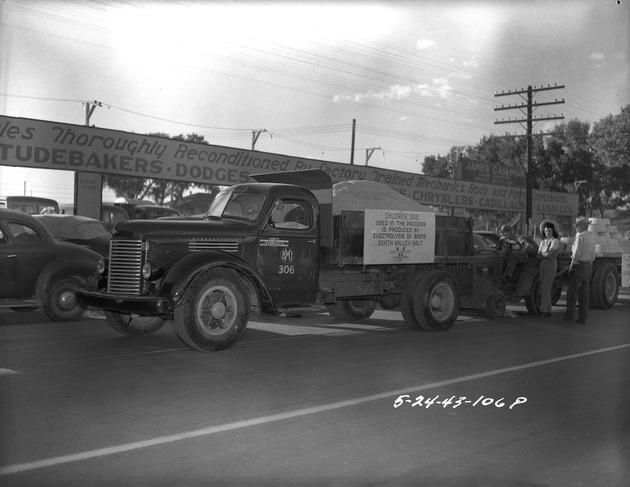 Photograph of the Helldorado parade entry by Basic Magnesium, Inc.
