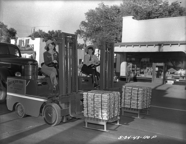 Photograph of the Helldorado parade entry by Basic Magnesium, Inc.