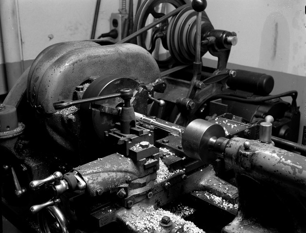 Photograph of fatigue sample preparation