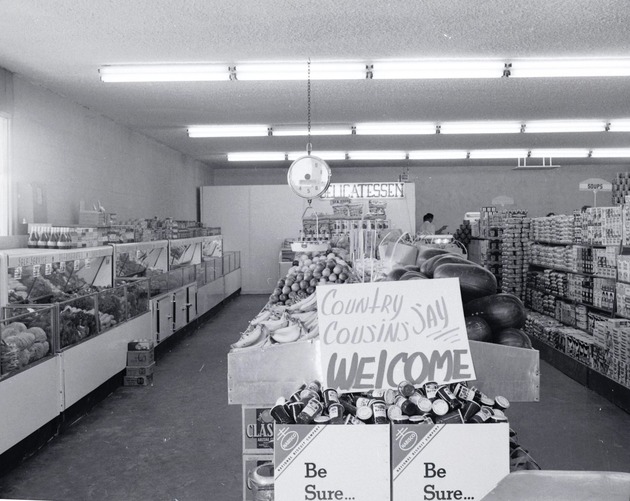 Photographs of the Country Cousins Market, Henderson, April 25, 1956