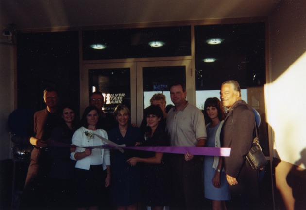 Photograph of the Silver State Bank grand opening, 1998